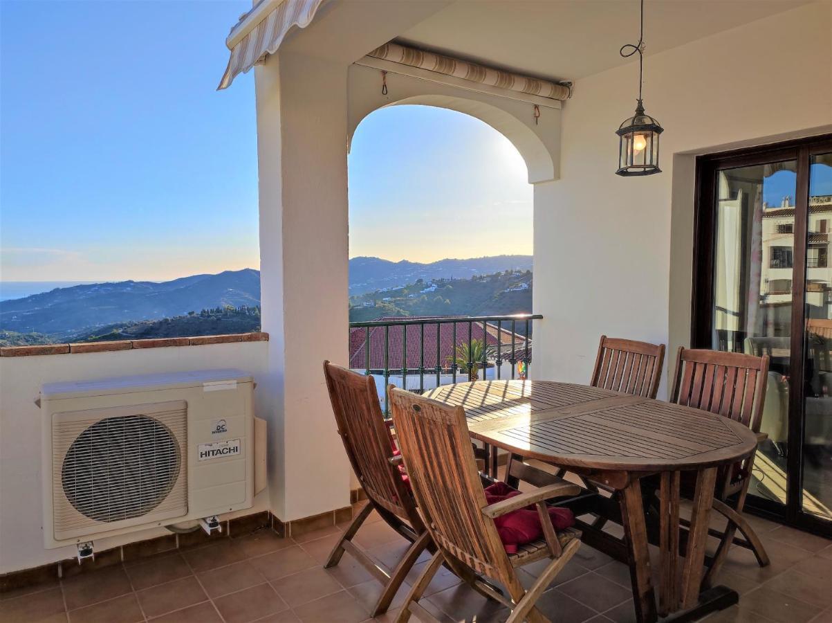 Lovely 2 Bedroom Apartment With Sea View, פריחיליאנה מראה חיצוני תמונה