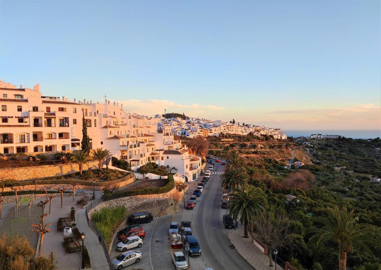 Lovely 2 Bedroom Apartment With Sea View, פריחיליאנה מראה חיצוני תמונה
