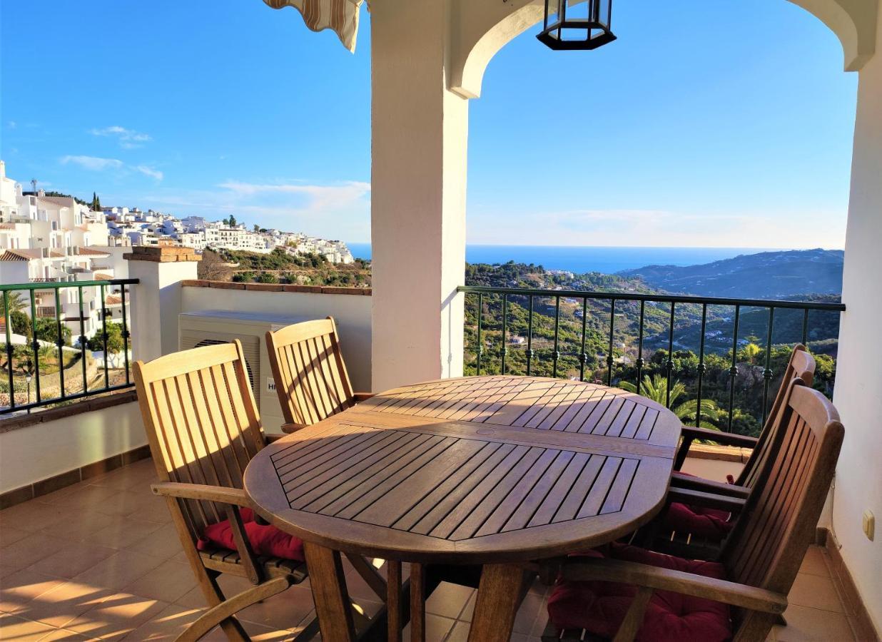 Lovely 2 Bedroom Apartment With Sea View, פריחיליאנה מראה חיצוני תמונה
